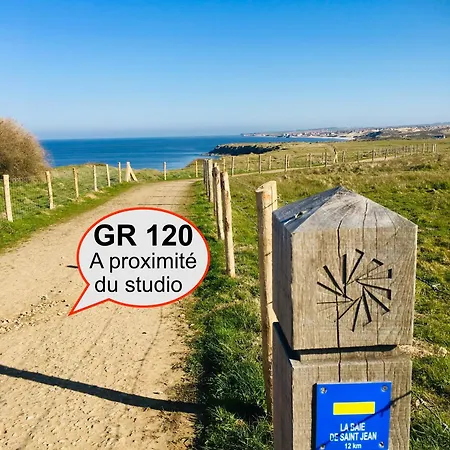 Brise De Sur La Naturelle, à , Parking *