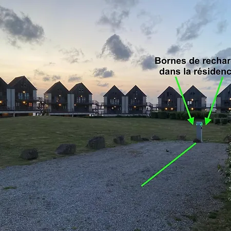 Brise De Sur La Naturelle, à , Parking Appartamento *