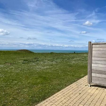 Brise De Sur La Naturelle, à , Parking Wimereux