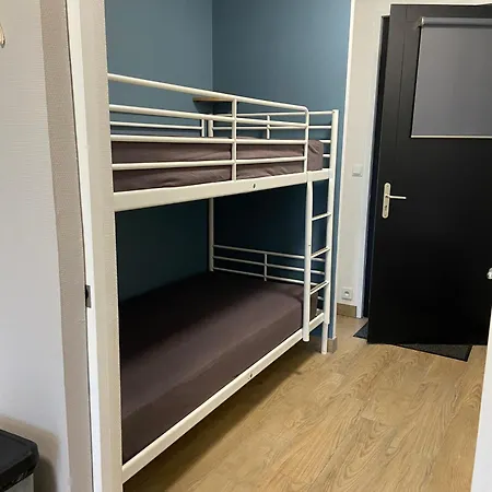 Brise De Sur La Naturelle, à , Parking Appartement