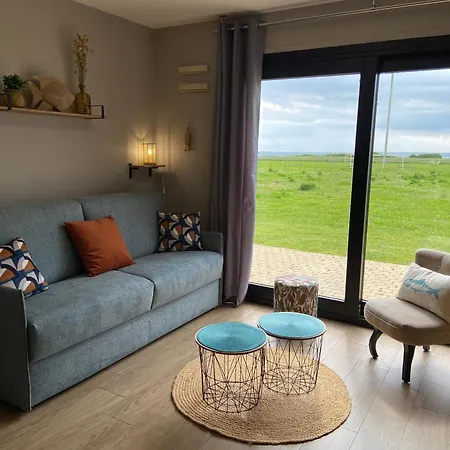 Appartement Brise De Sur La Naturelle, à , Parking