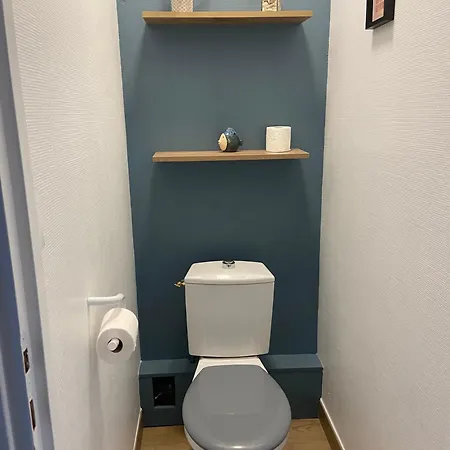 Brise De Sur La Naturelle, à , Parking Appartement *