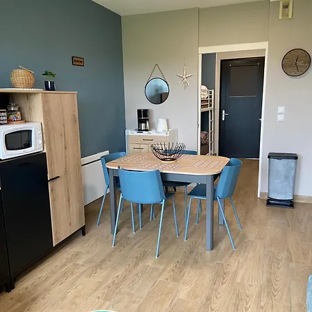 Brise De Sur La Naturelle, A , Parking