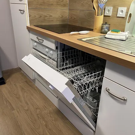 Brise De Sur La Naturelle, A , Parking * וימרה