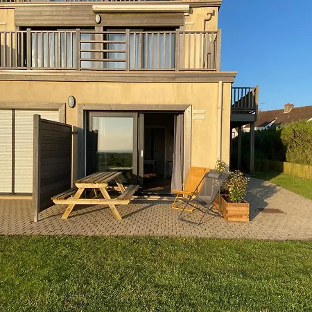 Brise De Sur La Naturelle, à , Parking * Wimereux