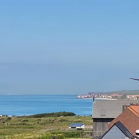 Appartement Brise De Sur La Naturelle, à , Parking
